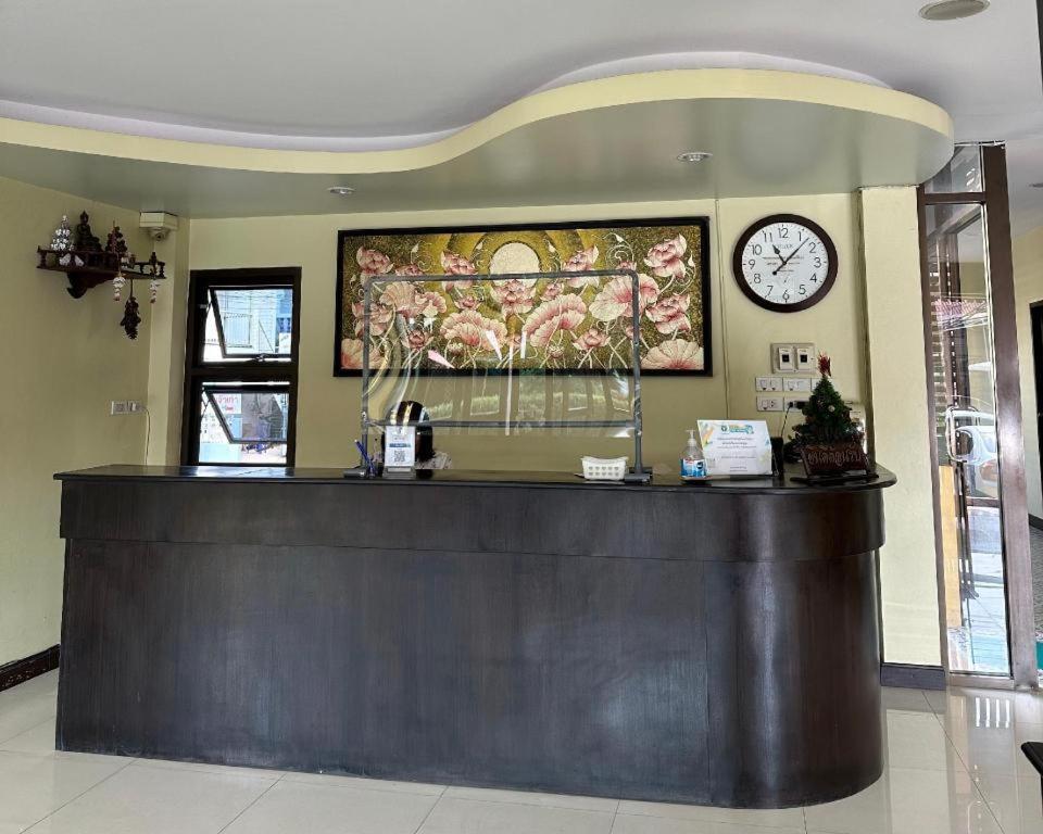 Ponburi Hotel Nan Extérieur photo